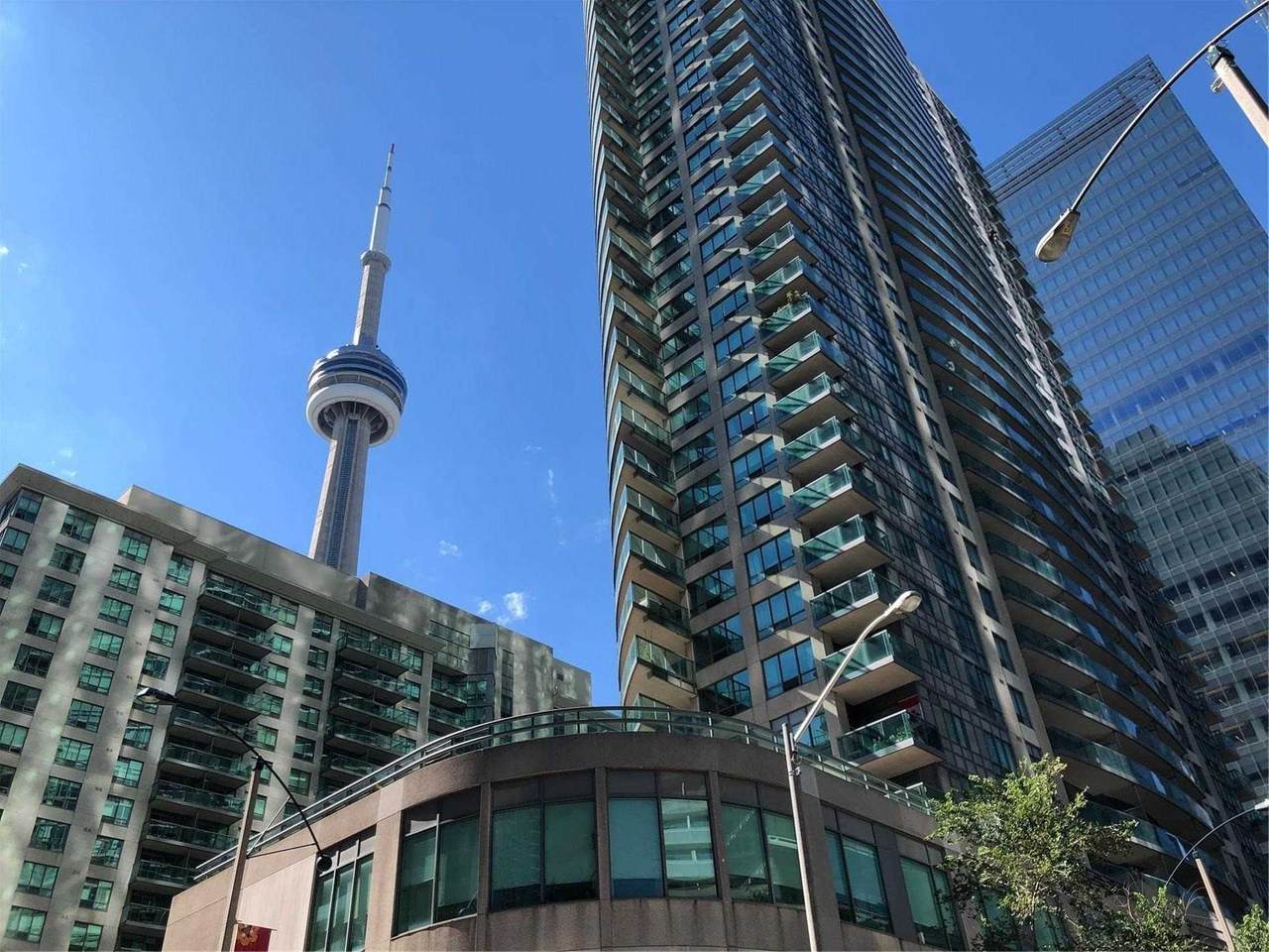 30 Grand Trunk Cres - Photo 1