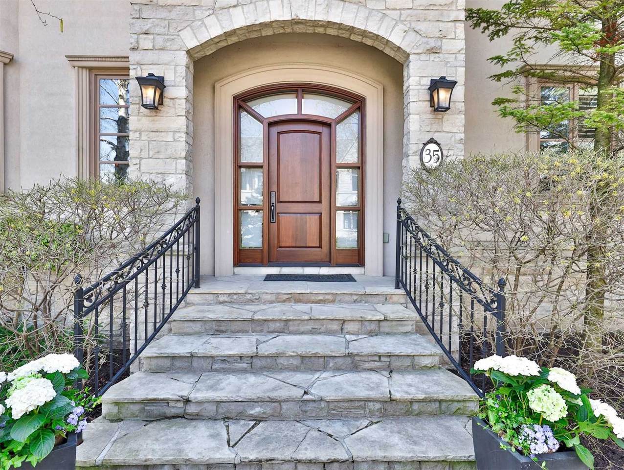 35 York Rd - Photo 1
