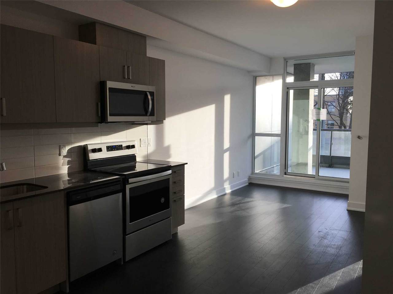 1486 Bathurst St - Photo 1