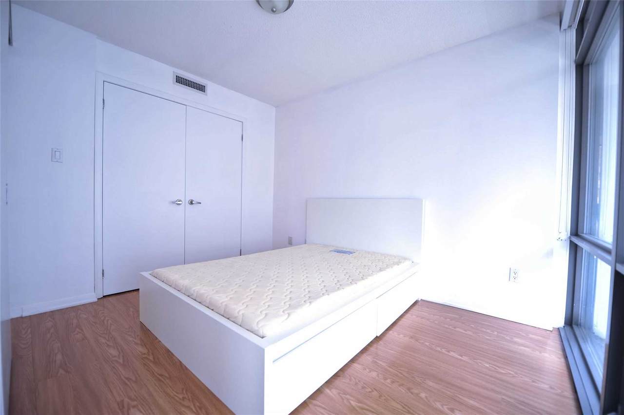 38 Grenville St - Photo 1