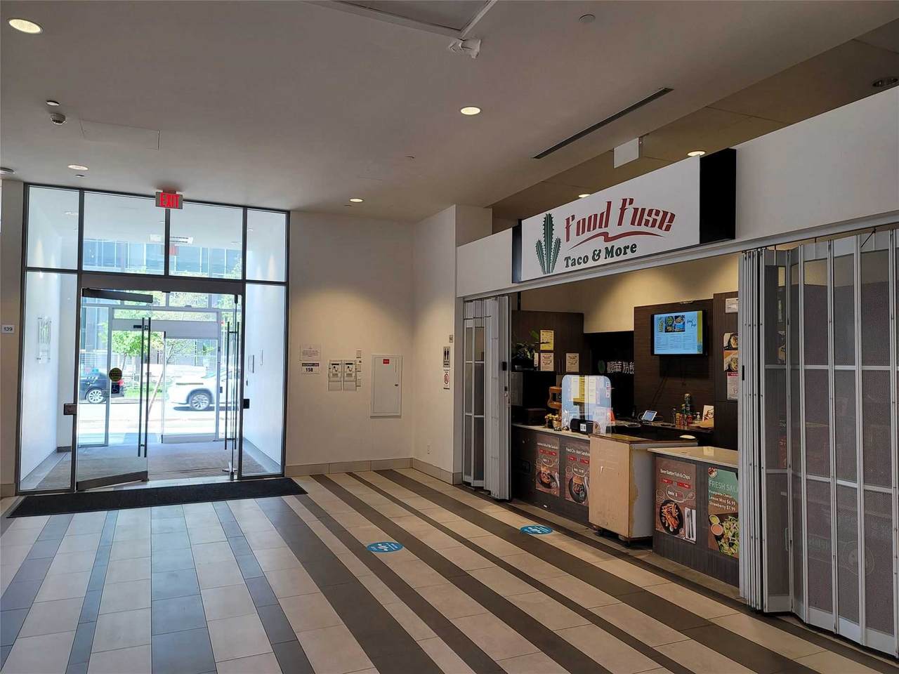4750 Yonge St - Photo 1