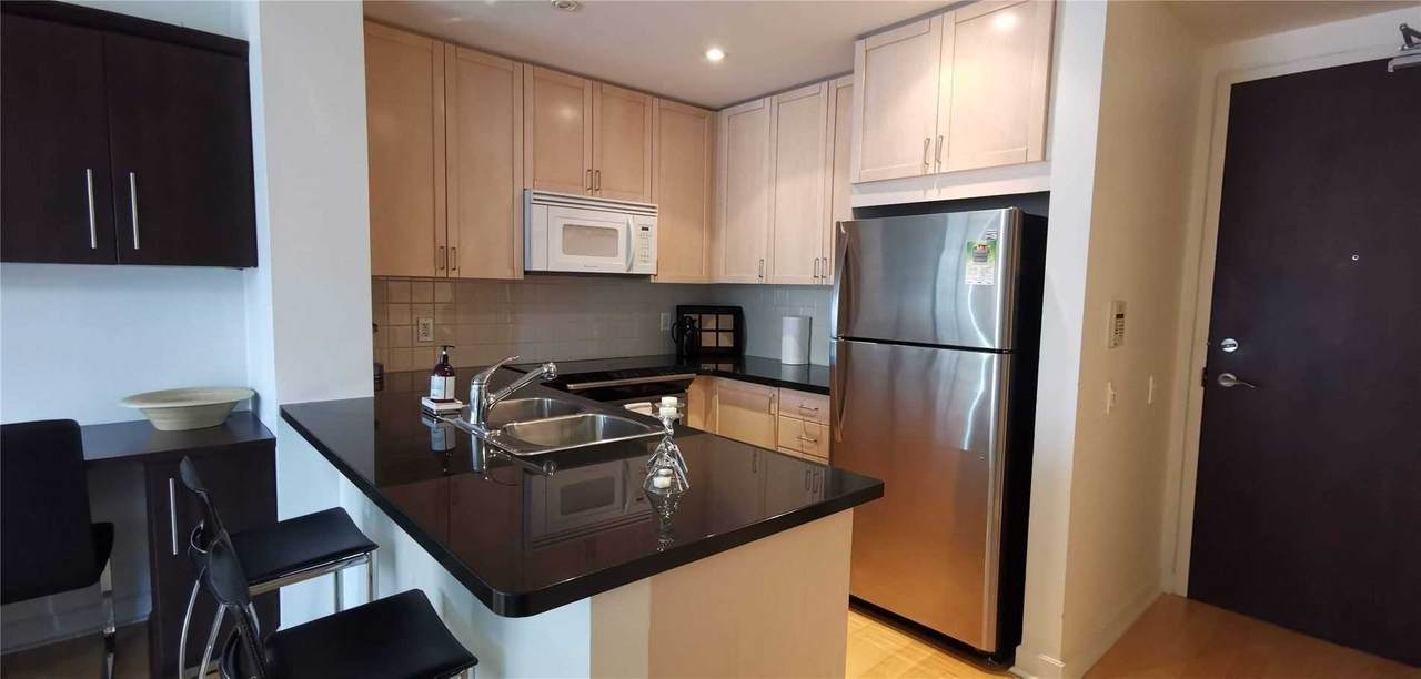 85 Bloor St - Photo 1