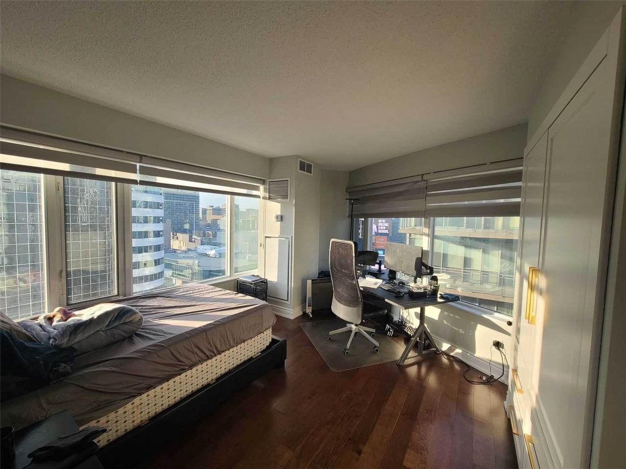 210 Victoria St - Photo 1