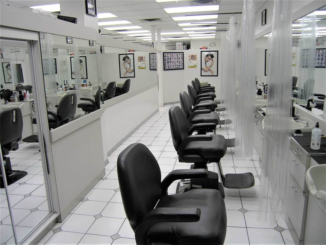 6253 Bathurst St - Photo 1