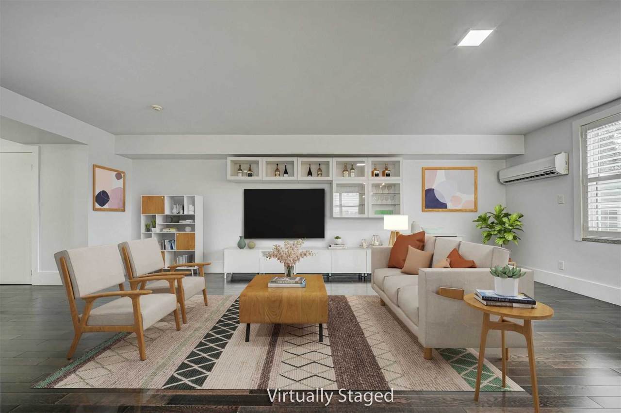 2603 Bathurst St - Photo 1
