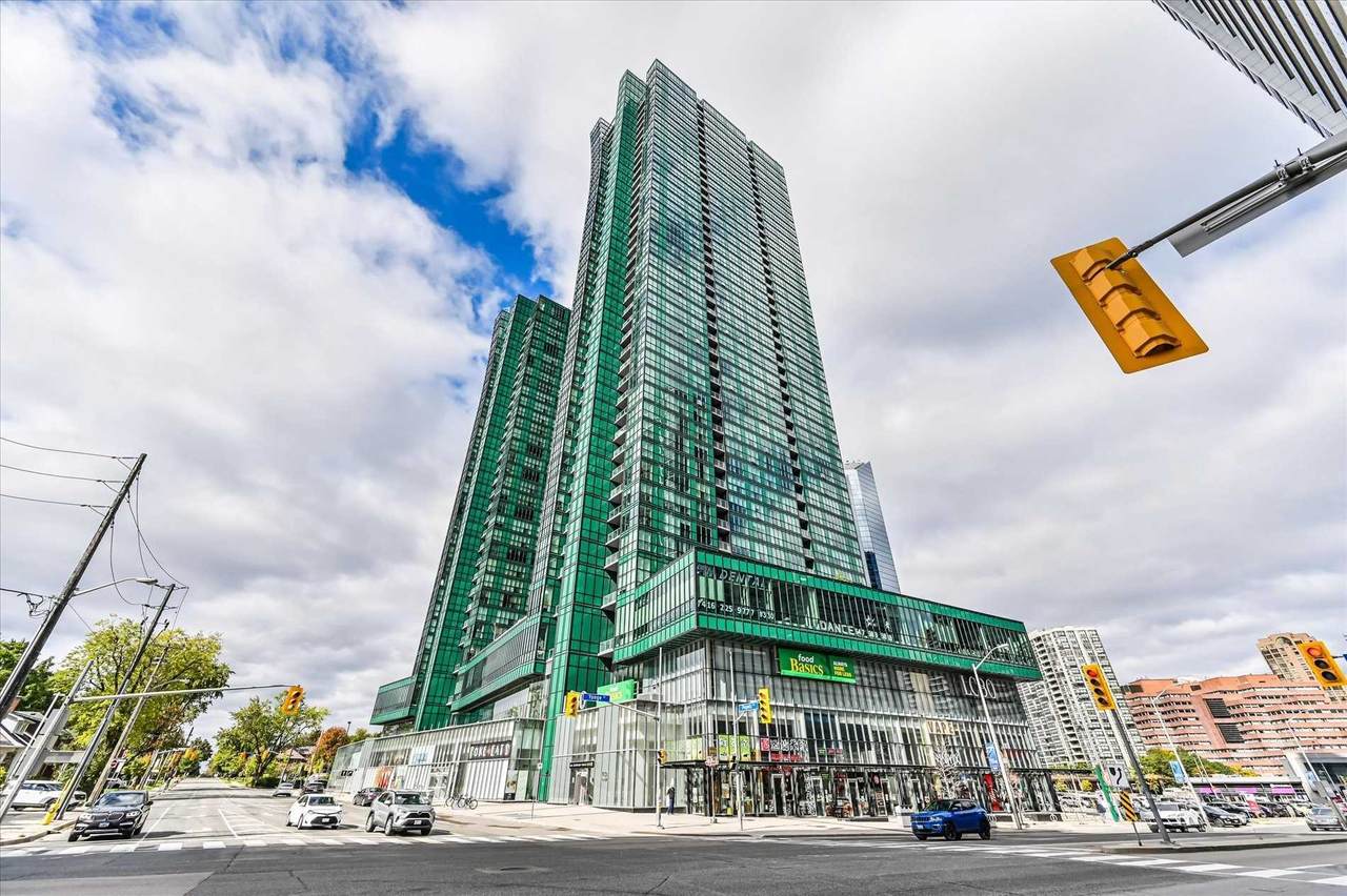 4750 Yonge St - Photo 1