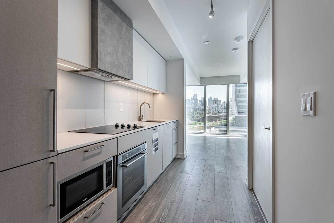 19 Western Battery Rd - Photo 1