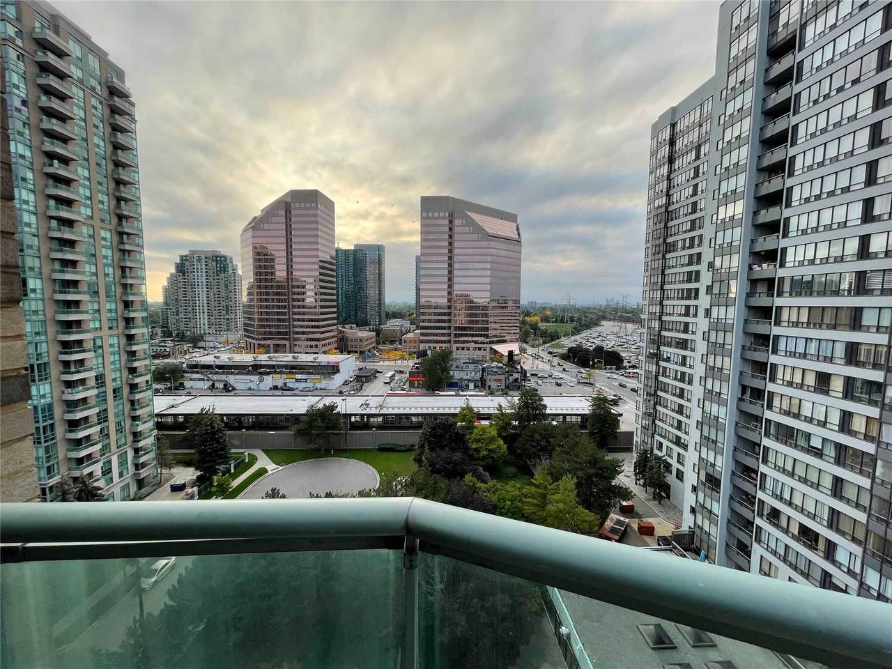 8 Pemberton Ave - Photo 1