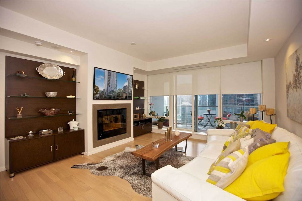 180 University Ave - Photo 1