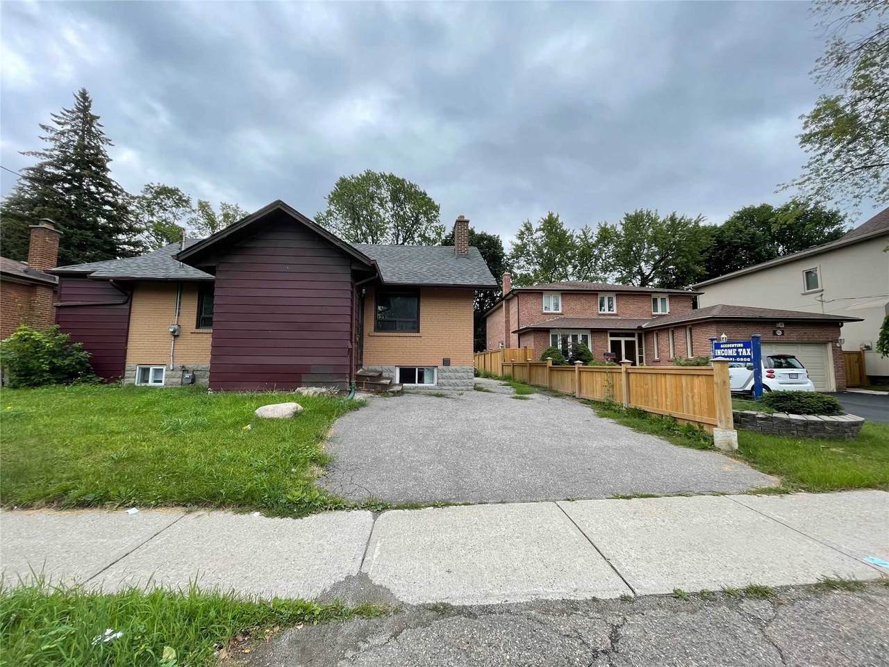 87 Steeles E Ave - Photo 1