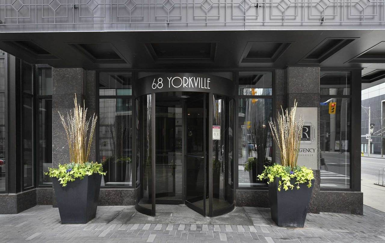 68 Yorkville Ave - Photo 1