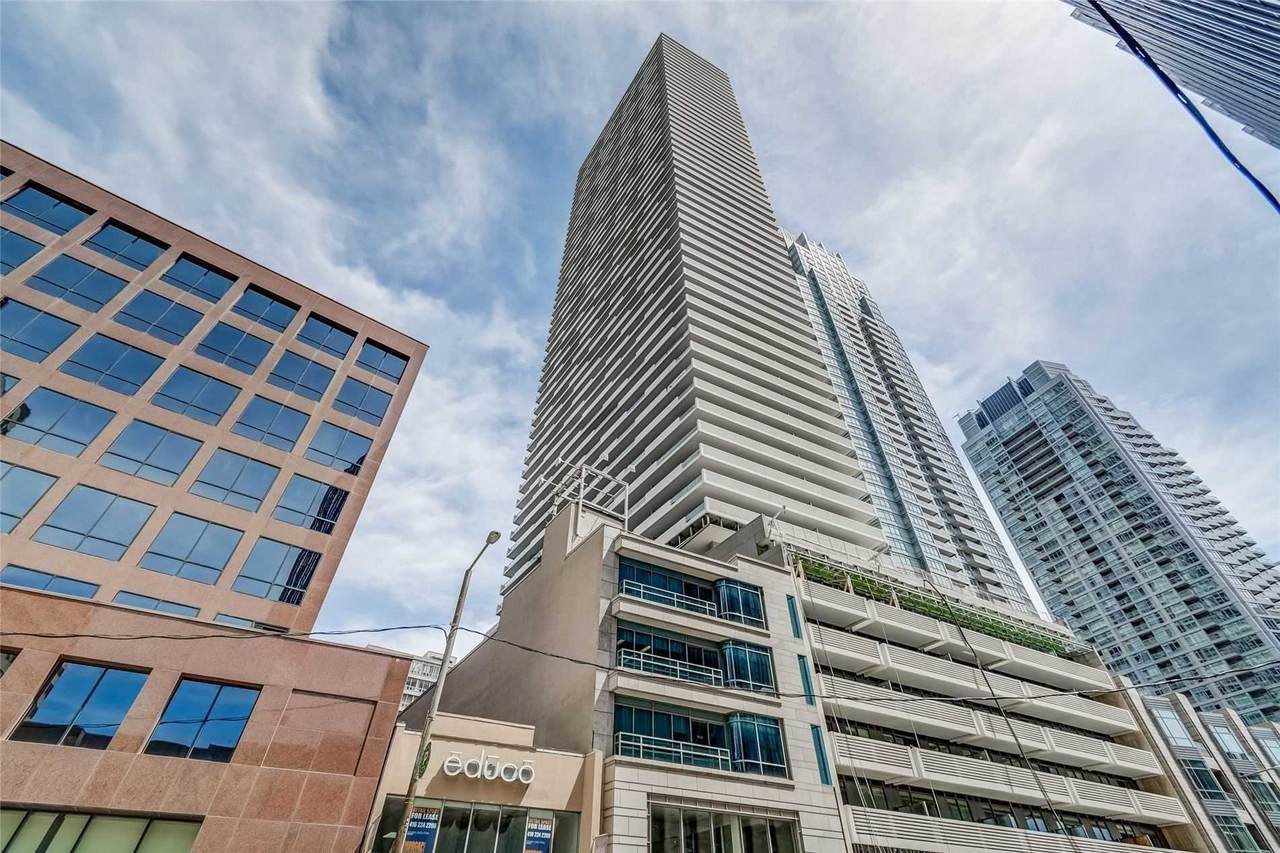 2221 Yonge St - Photo 1
