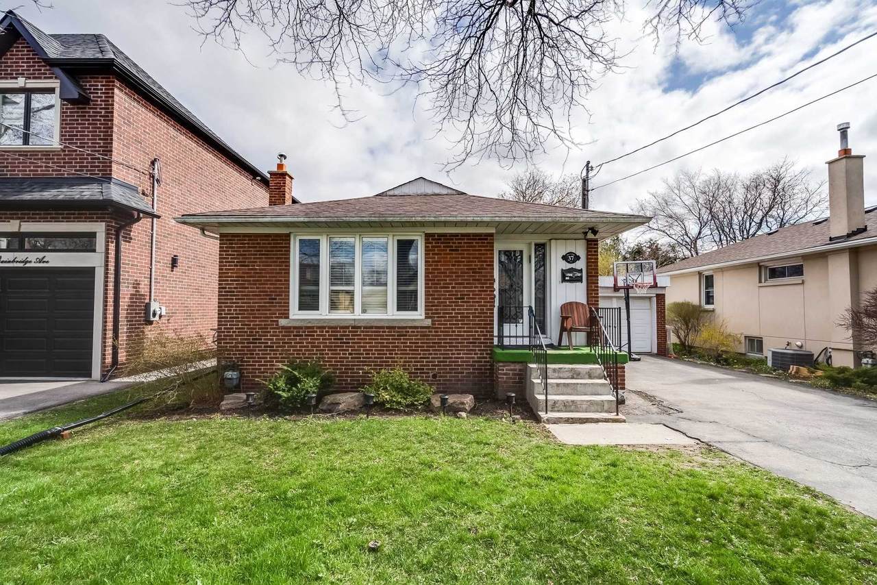 37 Bainbridge Ave - Photo 1