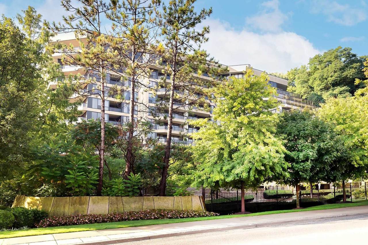 3900 Yonge St - Photo 1