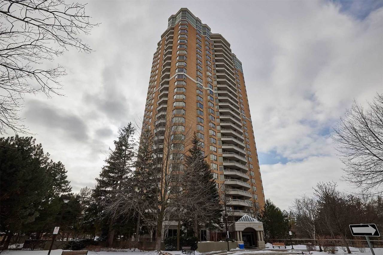89 Skymark Dr - Photo 1