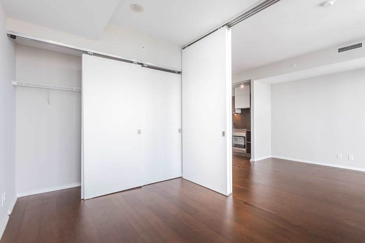125 Peter St - Photo 1