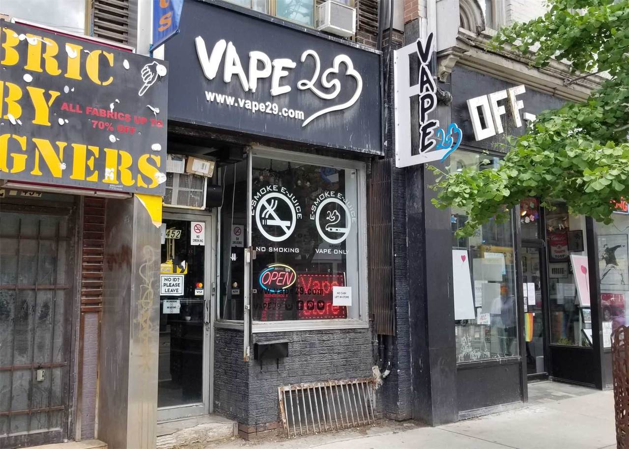 452 Queen St - Photo 1