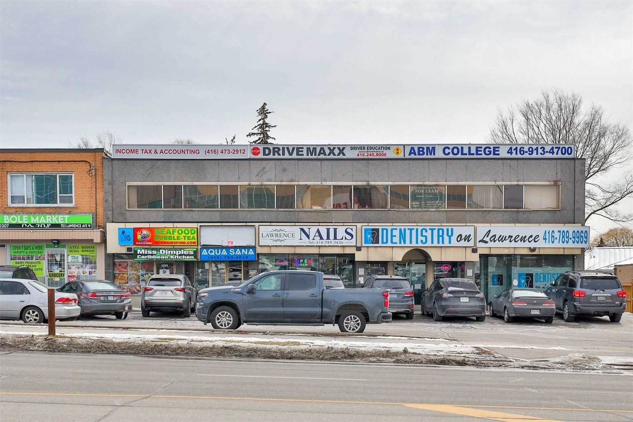 705 Lawrence Ave - Photo 1