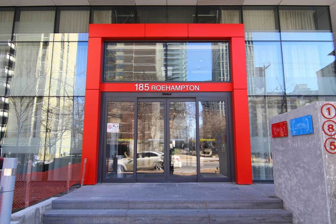 185 Roehampton Ave - Photo 1