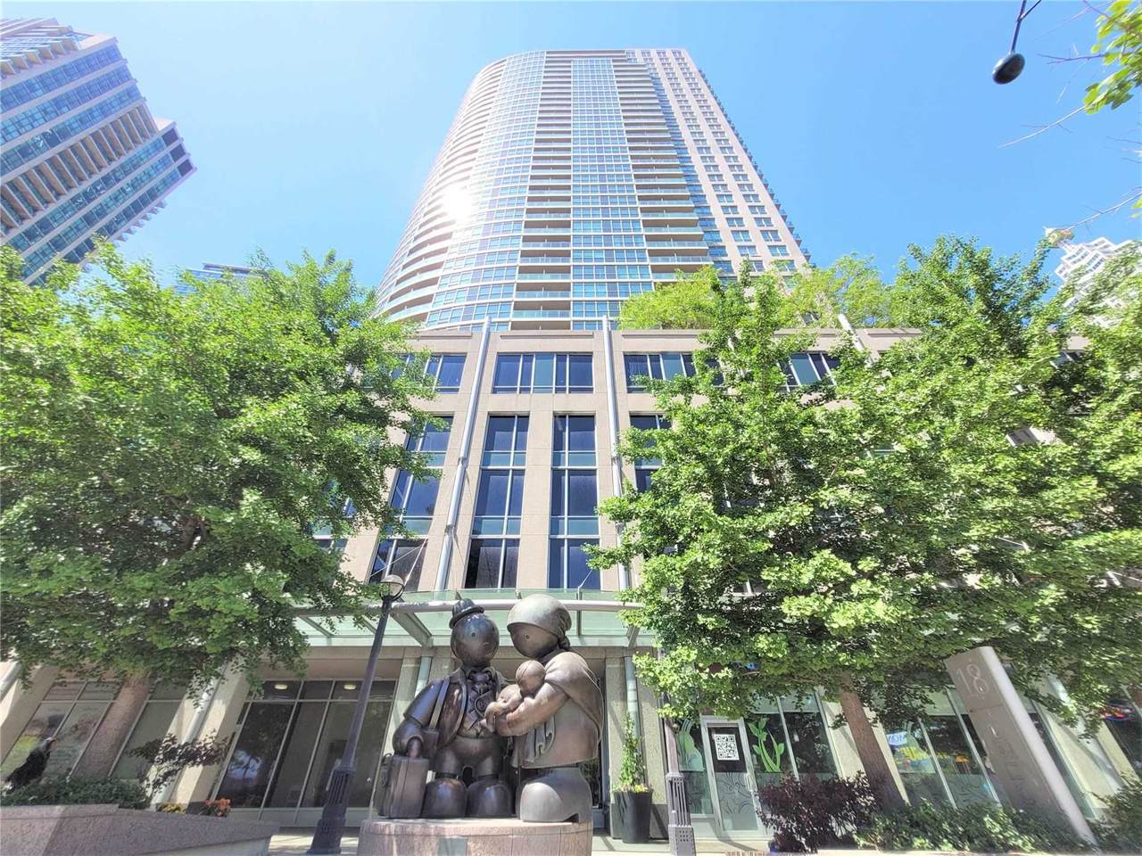 18 Yonge St - Photo 1