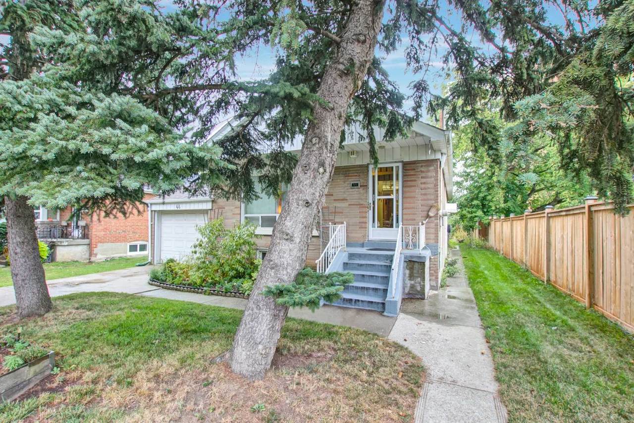 44 Baycrest Ave - Photo 1