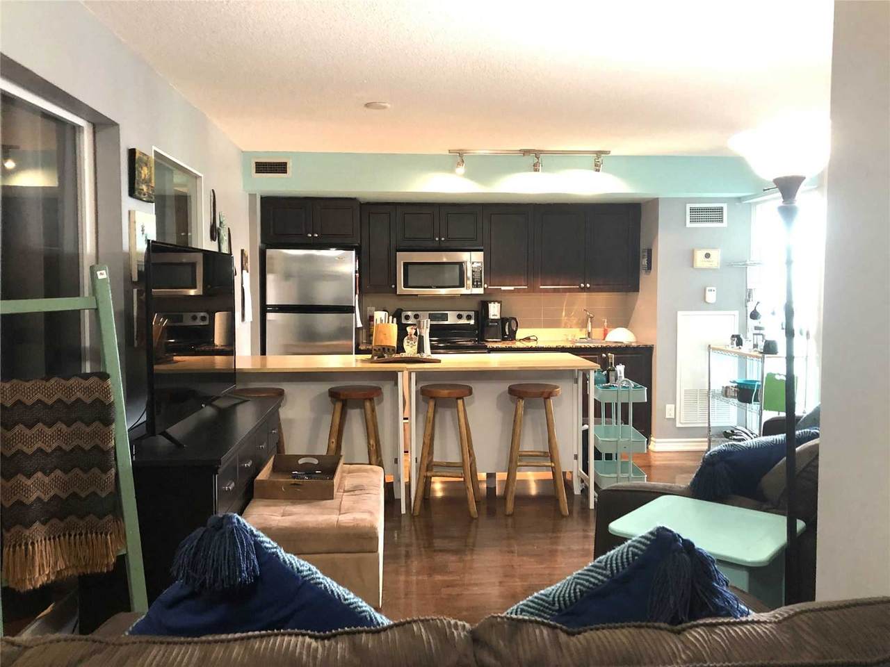 209 Fort York Blvd - Photo 1