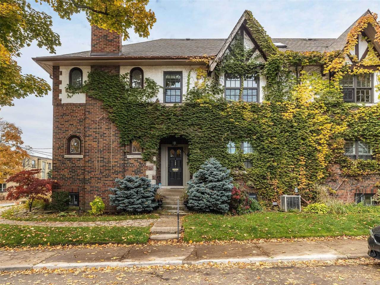 130 Highbourne Rd - Photo 1