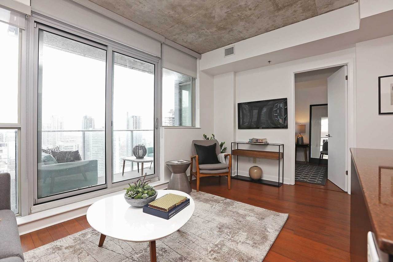 375 King St - Photo 1