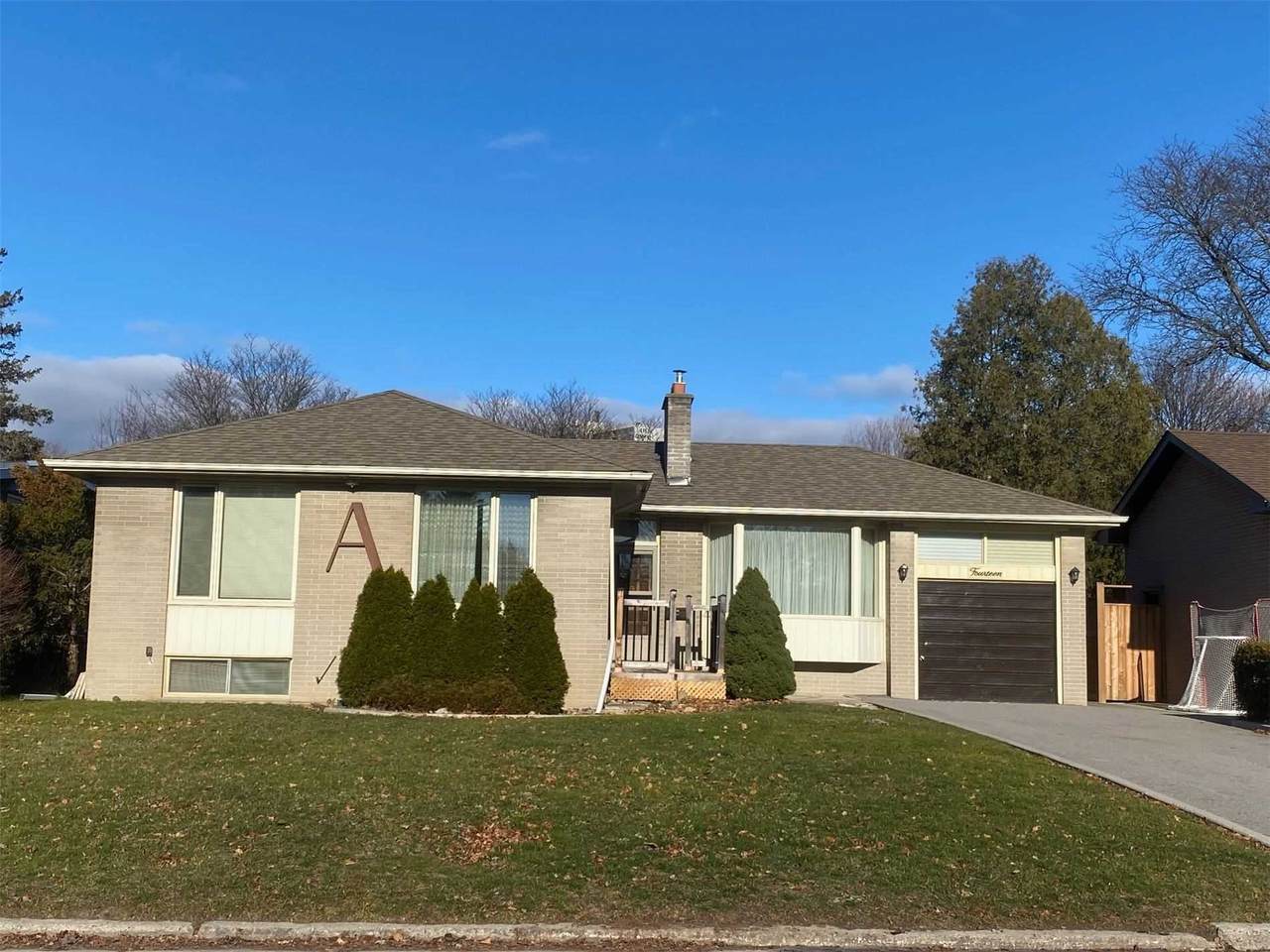 14 Lacewood Cres - Photo 1