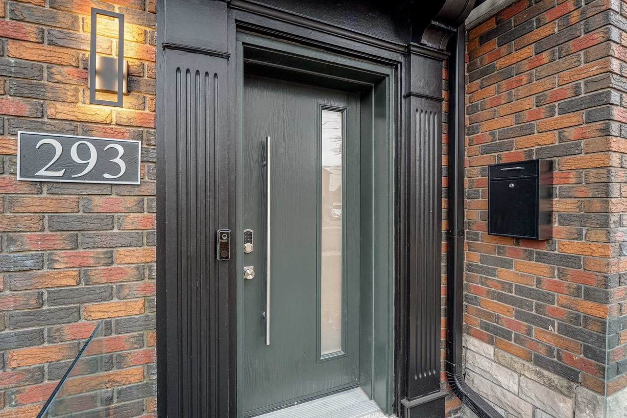 293 Chaplin Cres - Photo 1
