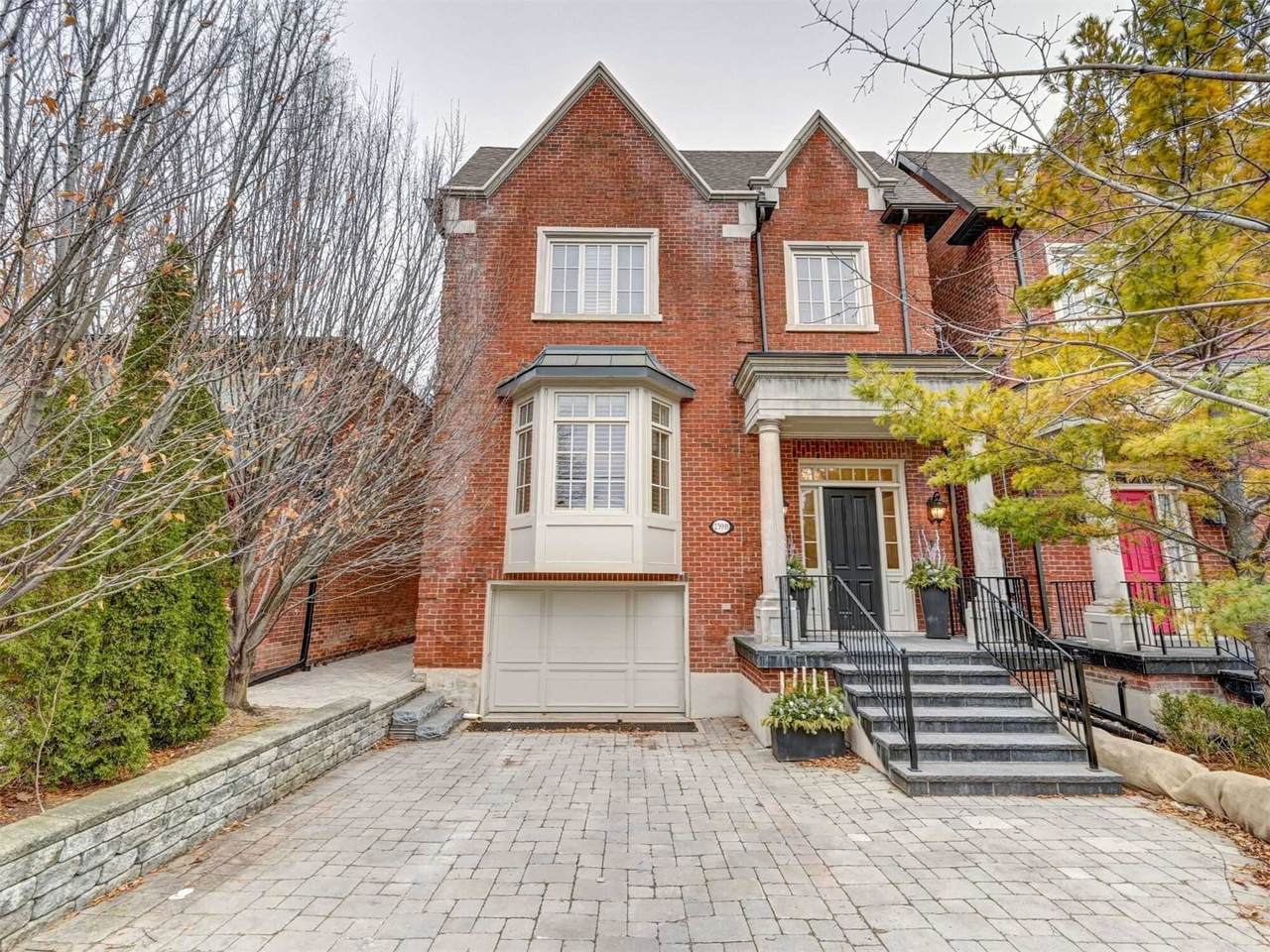 239B Lonsmount Dr - Photo 1
