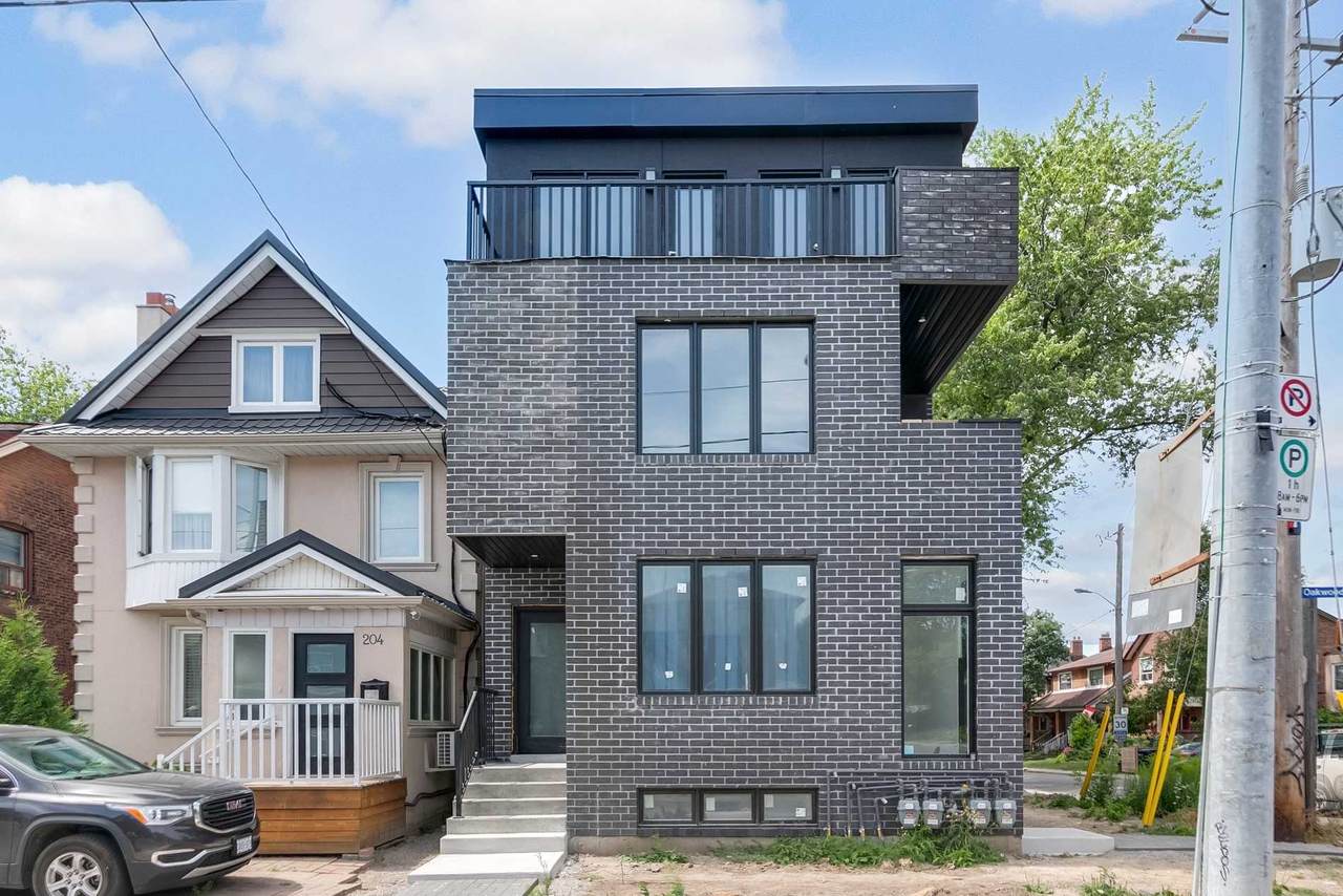 206 Oakwood Ave - Photo 1