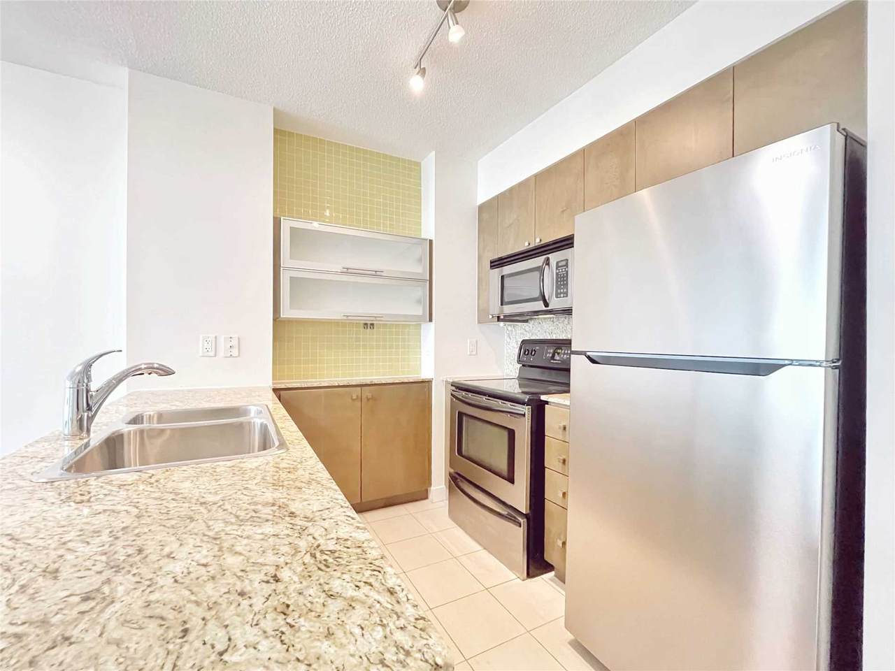 11 Brunel Crt - Photo 1