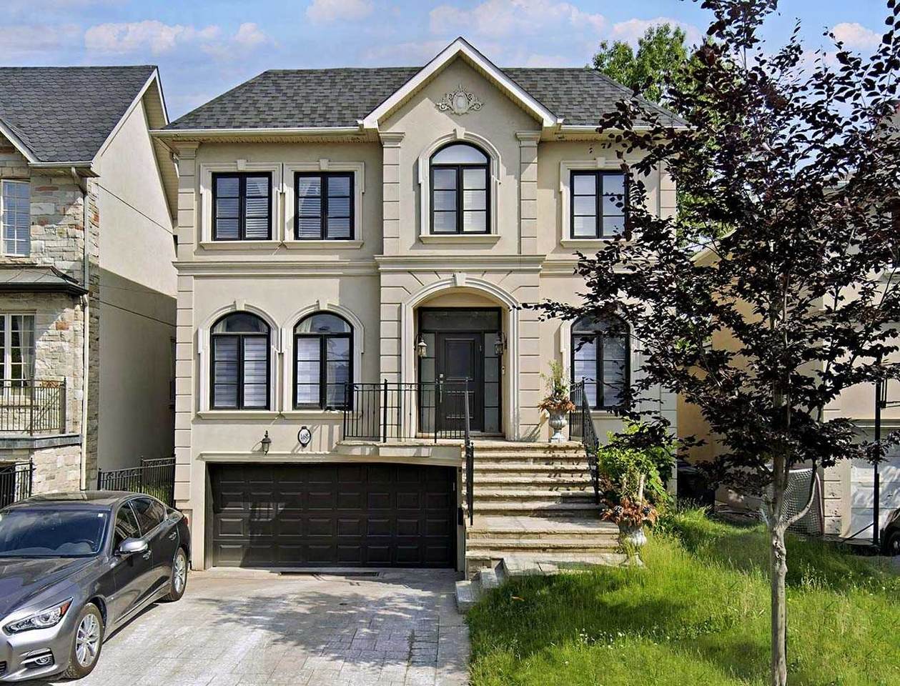 168 Dunblaine Ave - Photo 1