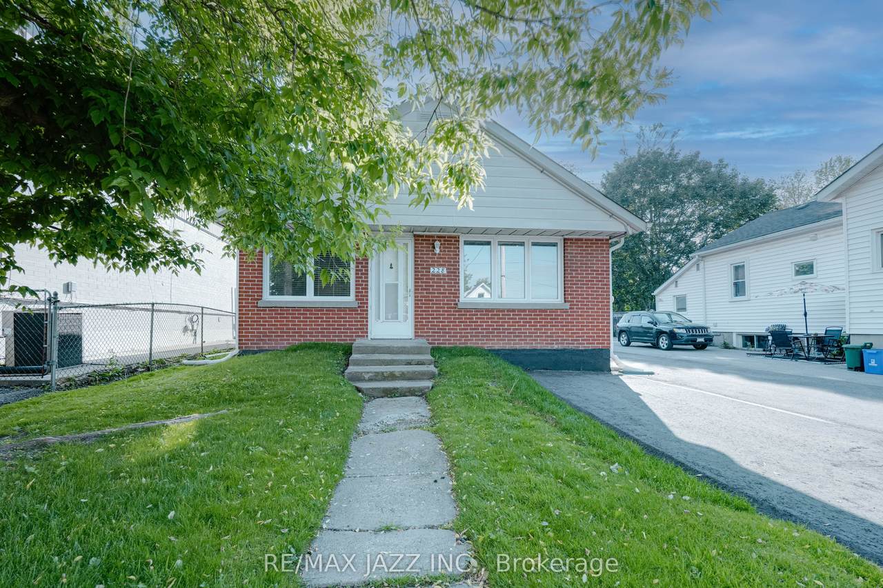228 Gibbons Street - Photo 1
