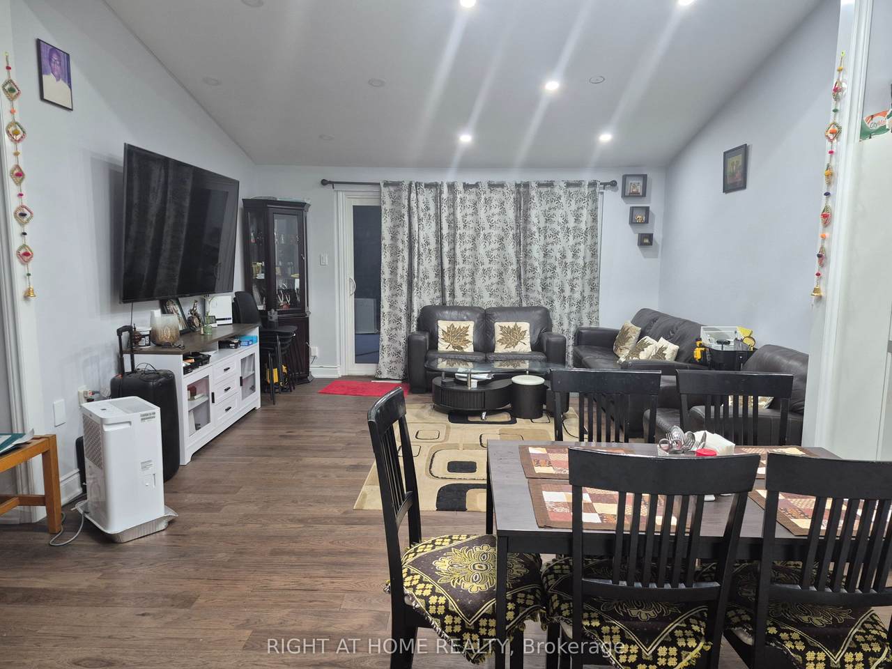 11 Lesterwood Crescent - Photo 1