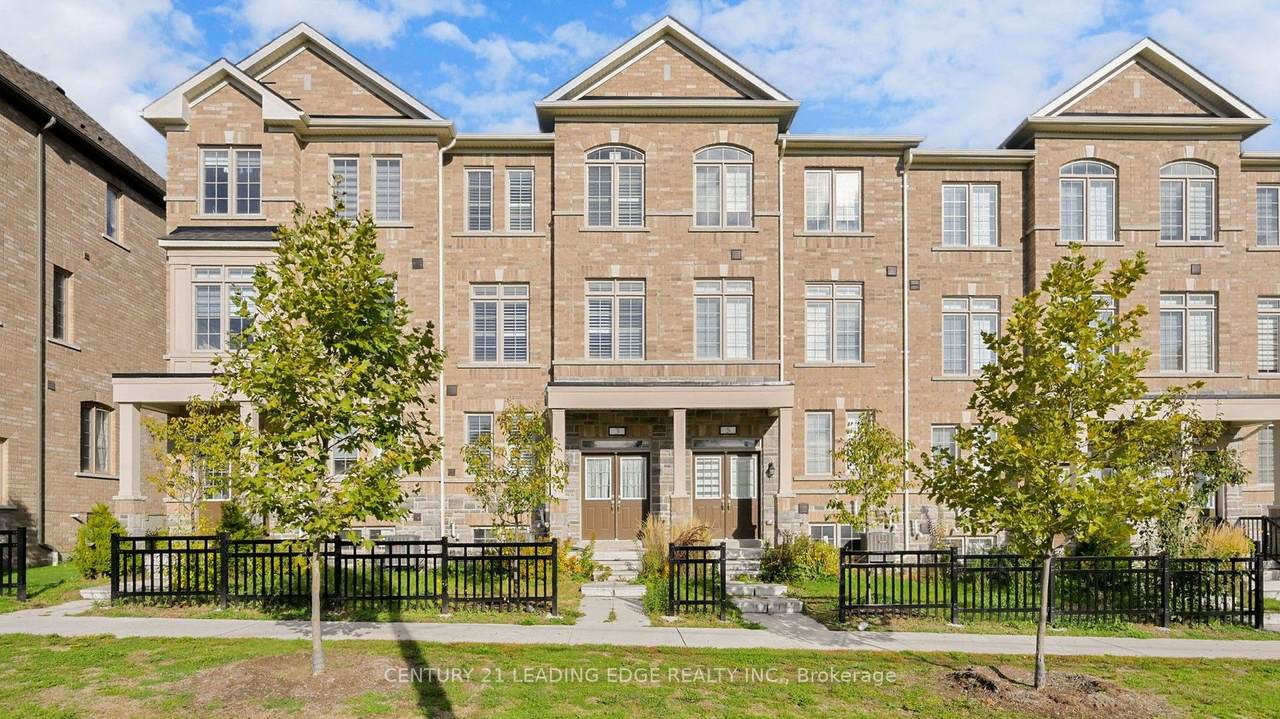 3 Royal Collection Way - Photo 1