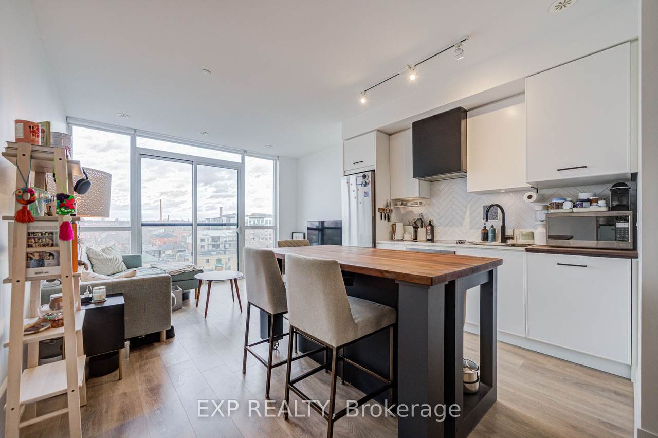 899 Queen Street - Photo 1