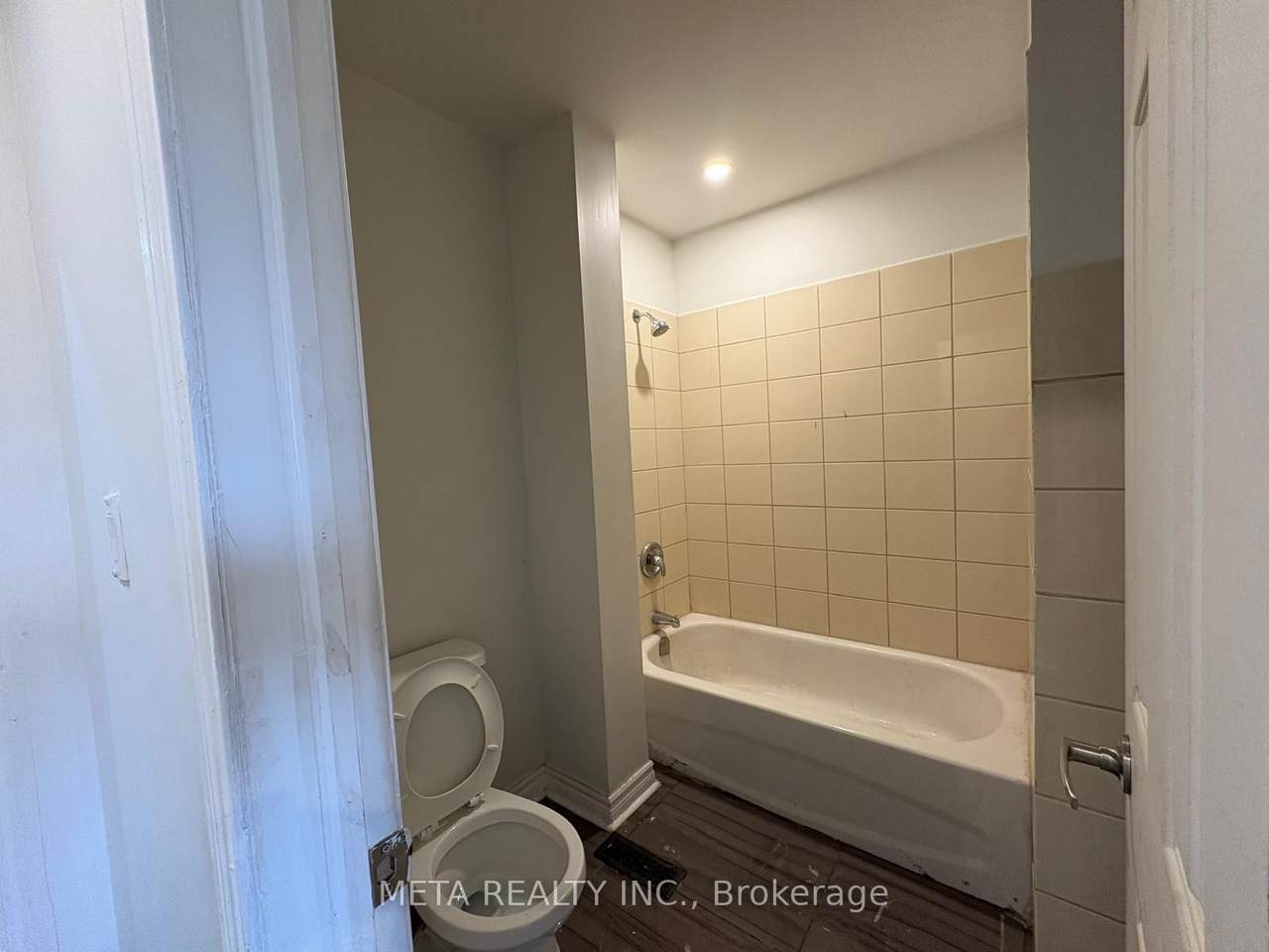 35 Duncombe Boulevard - Photo 1