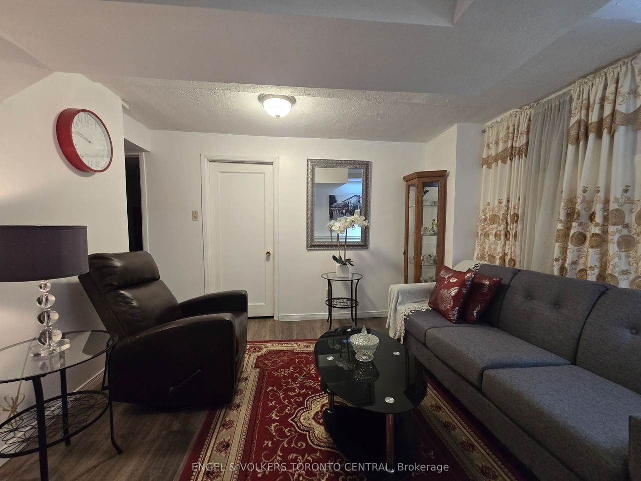 9 Shademaster Court - Photo 1