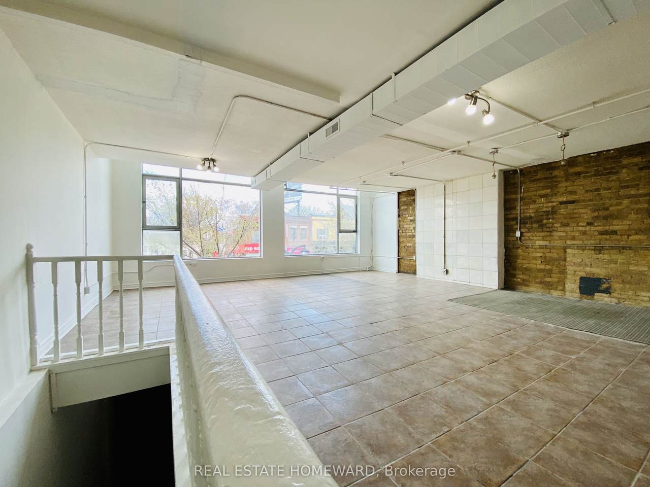 https://bt-photos.global.ssl.fastly.net/toronto/1280_boomver_1_E12809146-1.jpg