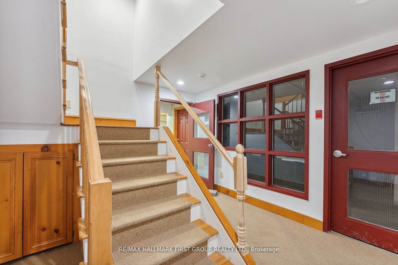 180 Mary Street - Photo 1
