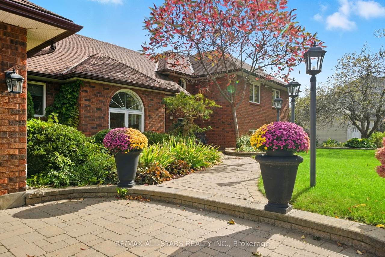 https://bt-photos.global.ssl.fastly.net/toronto/1280_boomver_1_E12951776-1.jpg