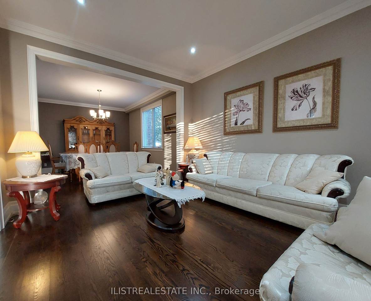 https://bt-photos.global.ssl.fastly.net/toronto/1280_boomver_1_E13005684-1.jpg