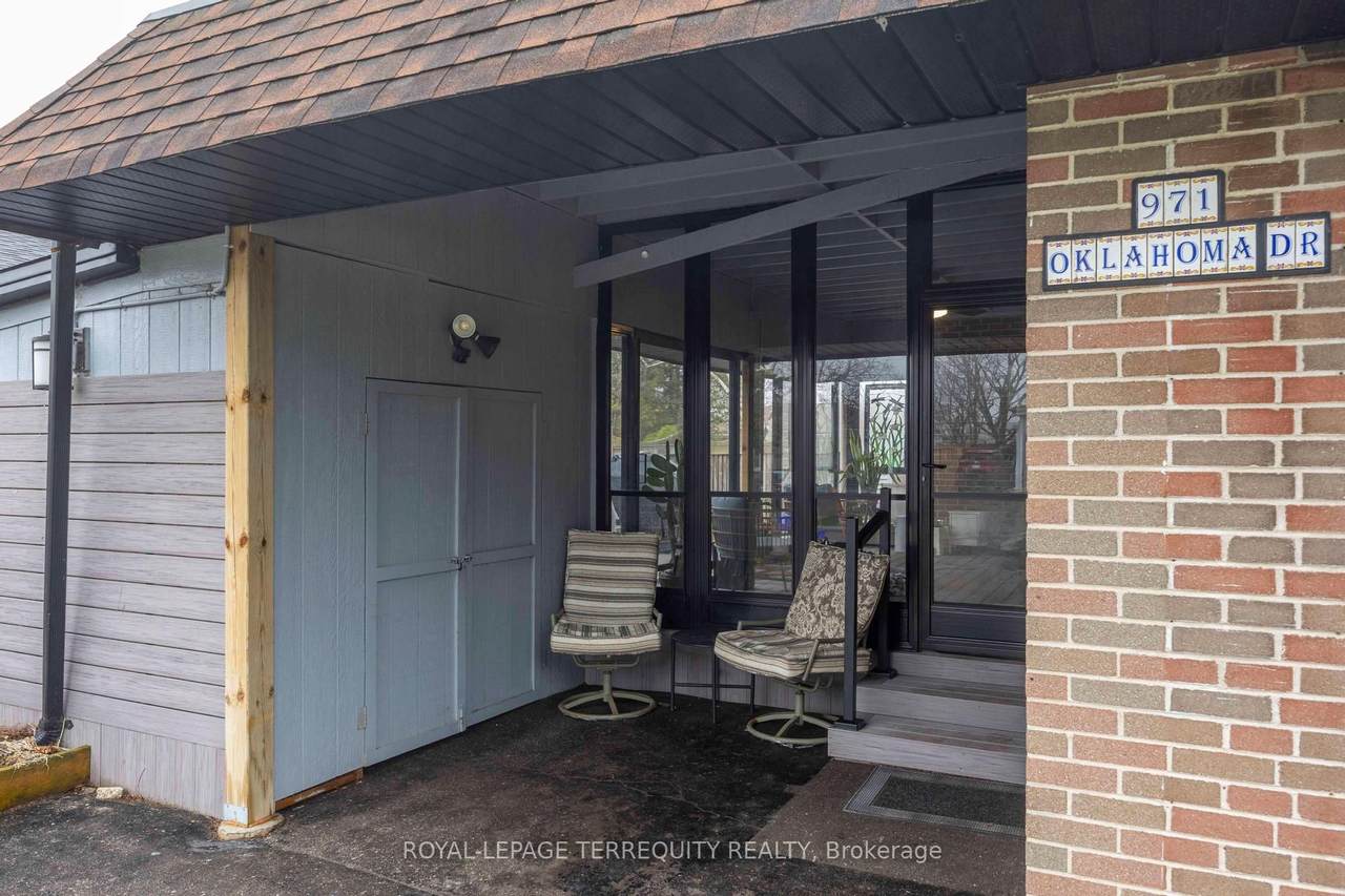 https://bt-photos.global.ssl.fastly.net/toronto/1280_boomver_1_E13008078-1.jpg