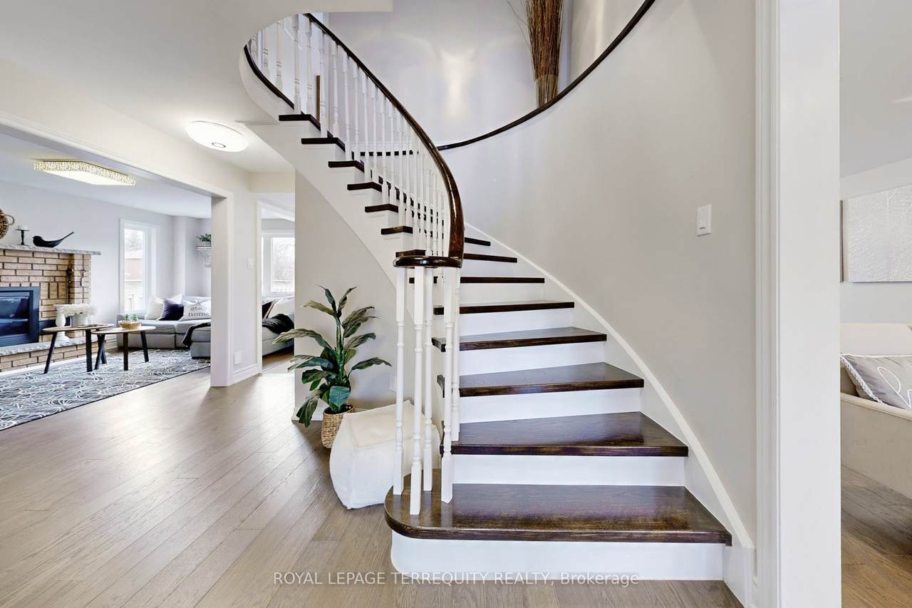 https://bt-photos.global.ssl.fastly.net/toronto/1280_boomver_1_E13008618-1.jpg