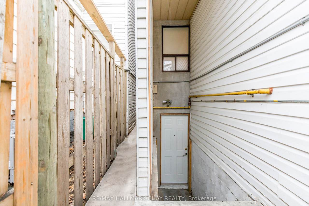 https://bt-photos.global.ssl.fastly.net/toronto/1280_boomver_1_E13079434-1.jpg