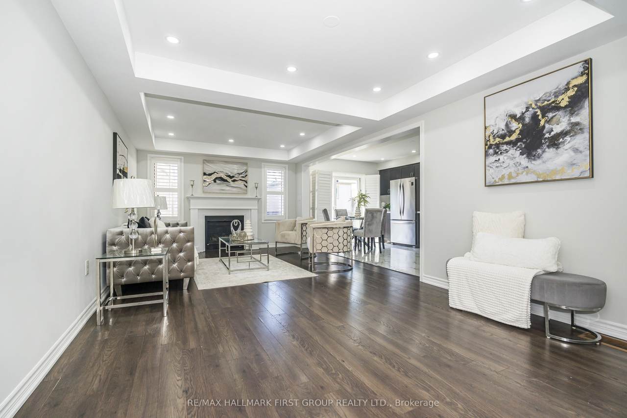 https://bt-photos.global.ssl.fastly.net/toronto/1280_boomver_1_E13445316-1.jpg