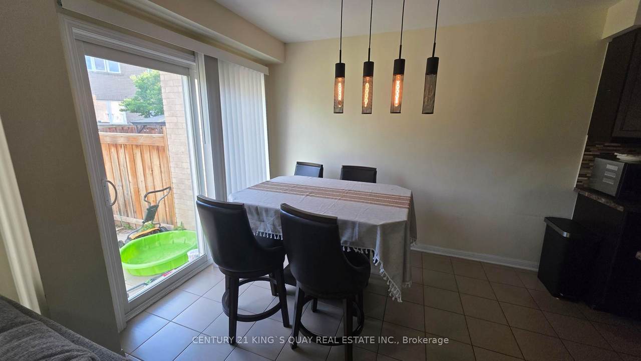 https://bt-photos.global.ssl.fastly.net/toronto/1280_boomver_1_E13453004-1.jpg
