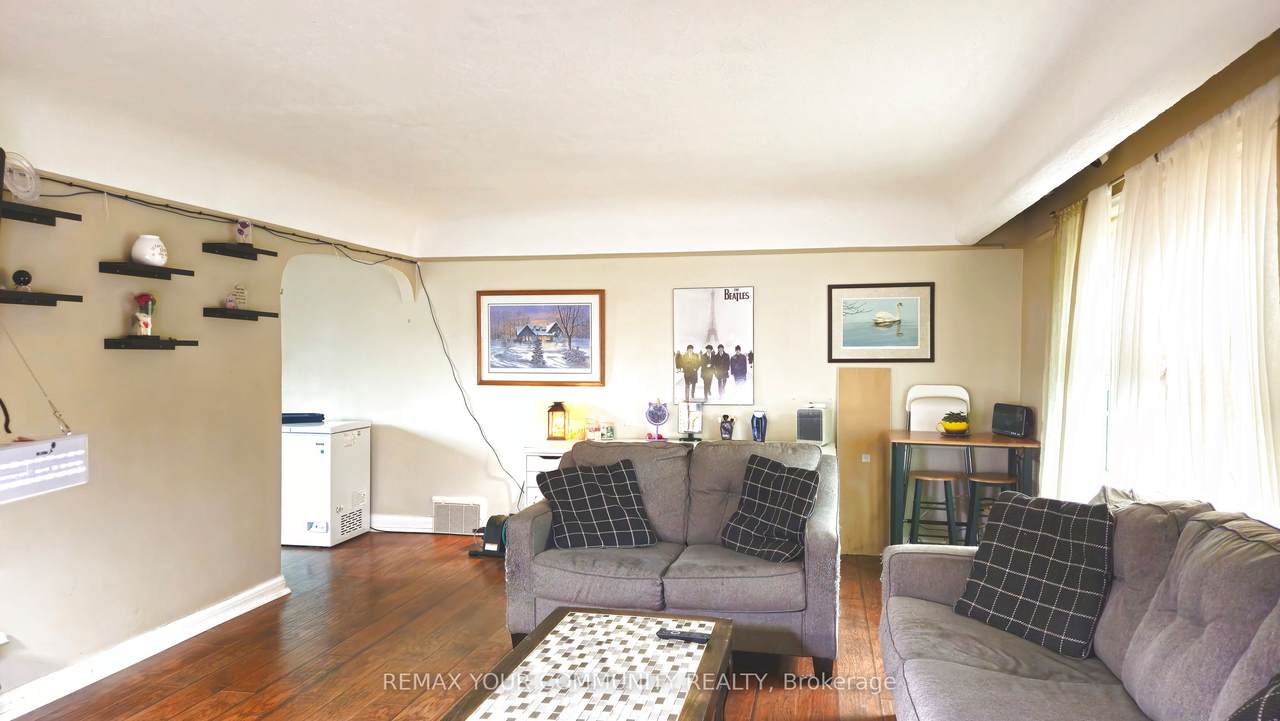 https://bt-photos.global.ssl.fastly.net/toronto/1280_boomver_1_E13518732-1.jpg